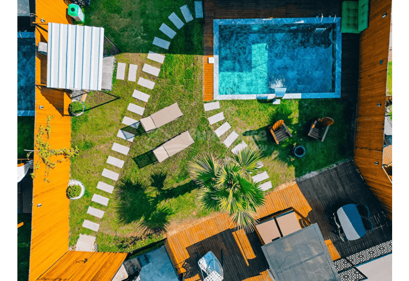 Sakarya Sapanca’da doğa içinde, jakuzili, şömineli ve havuzlu lüks bungalovlarda huzurlu, konforlu ve sürdürülebilir bir konaklama deneyimi BungaRise’da.