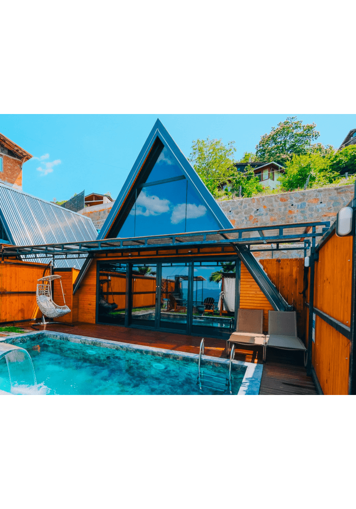 Sakarya Sapanca’da doğa içinde, jakuzili, şömineli ve havuzlu lüks bungalovlarda huzurlu, konforlu ve sürdürülebilir bir konaklama deneyimi BungaRise’da.